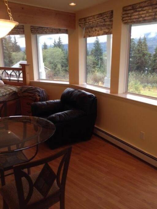 Kelli Creek Cottage - Reduced Price On Tours 朱诺 客房 照片